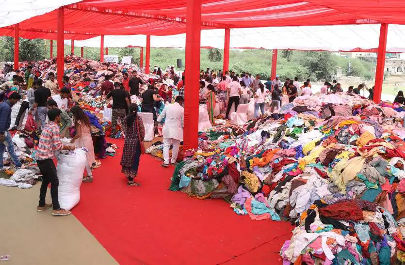 Donation of 3 lakh Clothing Items