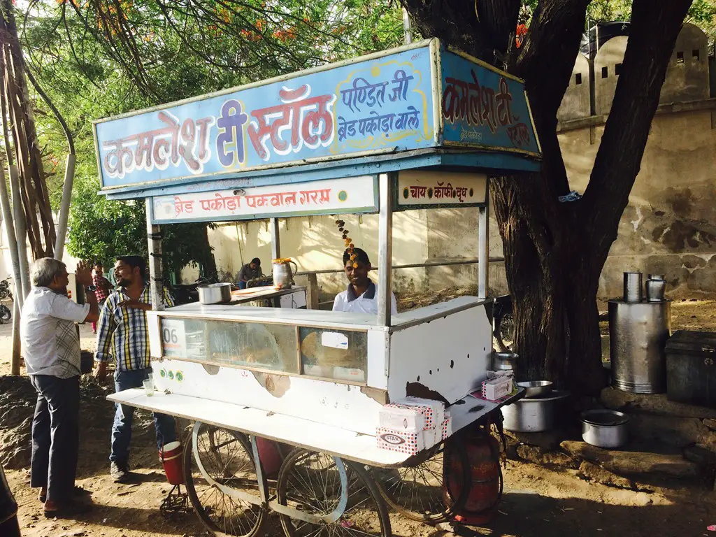 Kamlesh Tea Stall (Pandit Ji Bread Pakode Vala) Udaipur