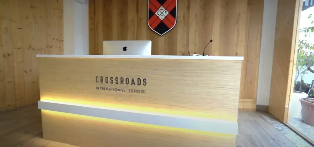 Crossroads International School